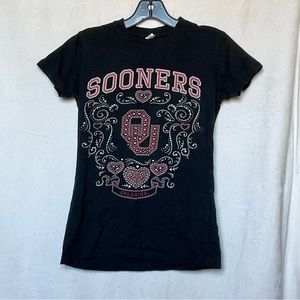Sooners Oklahoma short sleeve tee graphic tee black and red heart Tultex small